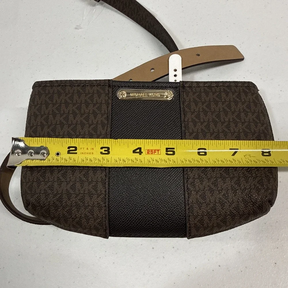 Michael Kors Women's Crossbody/Belt Bag. New With Tag. Belt is lg/xl NWT